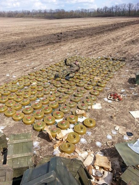 PHOTOS: Kiev Military Mines Farm Fields