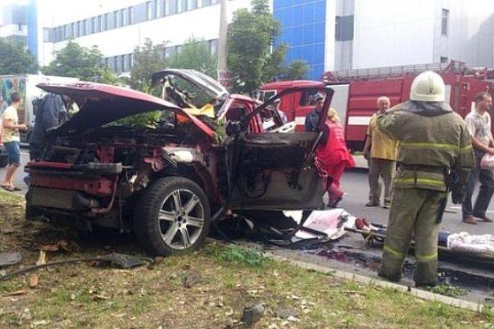 Car of the Secretary of DPR Head Zakharchenko Exploded in Donetsk