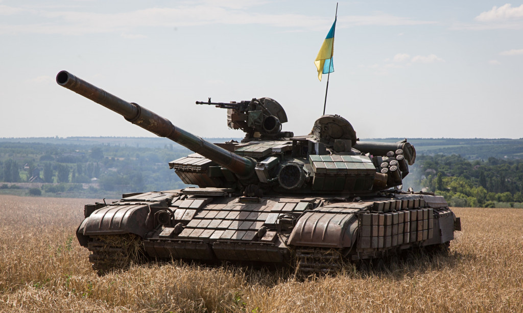 Tanks of UAF Attacked Staromykhailivka During the Middle of the Day: Explosions and Fires (Video)