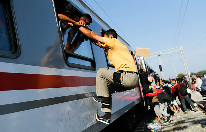 Iron Corridor to Europe: Croatia Moving Migrants towards North