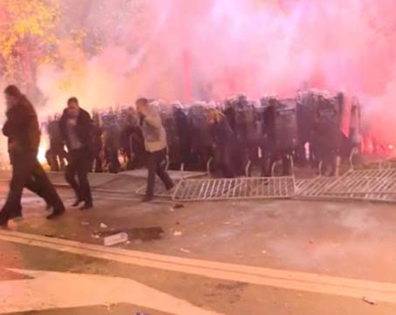 15 police officers and 24 citizens injured in clashes in Podgorica