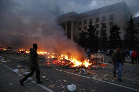 Ukrainian authorities criticized for the investigations about Odessa tragedy.