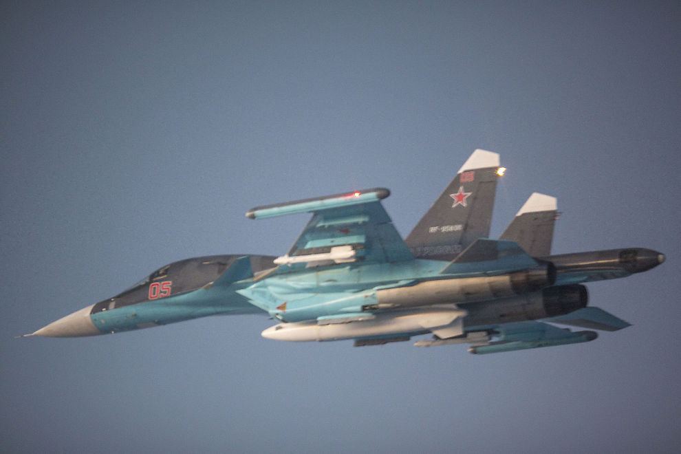 Turkish F-16 to Withdraw after Being Confronted with Russian Su-34