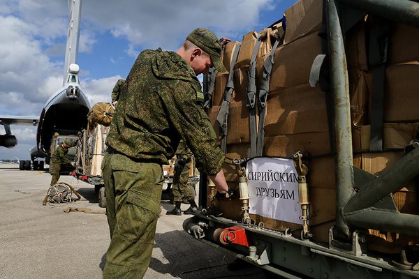 Photos: Russia Airdrops Humanitarian Aid to Besieged Deir Ezzor, Syria