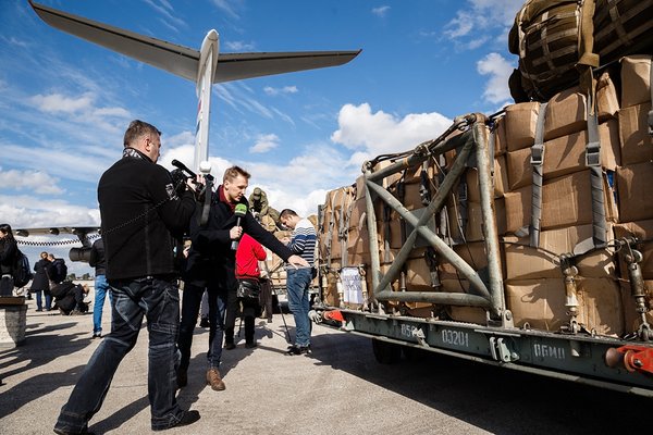 Photos: Russia Airdrops Humanitarian Aid to Besieged Deir Ezzor, Syria