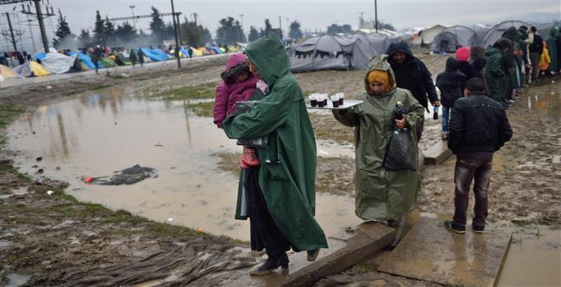 3 refugees drowned and 23 rescued trying to reach Macedonia