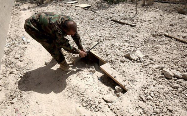 Shia Militia Unearths ISIS Tunnels Near Iraq's Fallujah (Video)