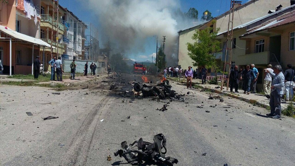 Car Bomb Attack and Gunfire in Turkey's Tunceli: 9 Injured