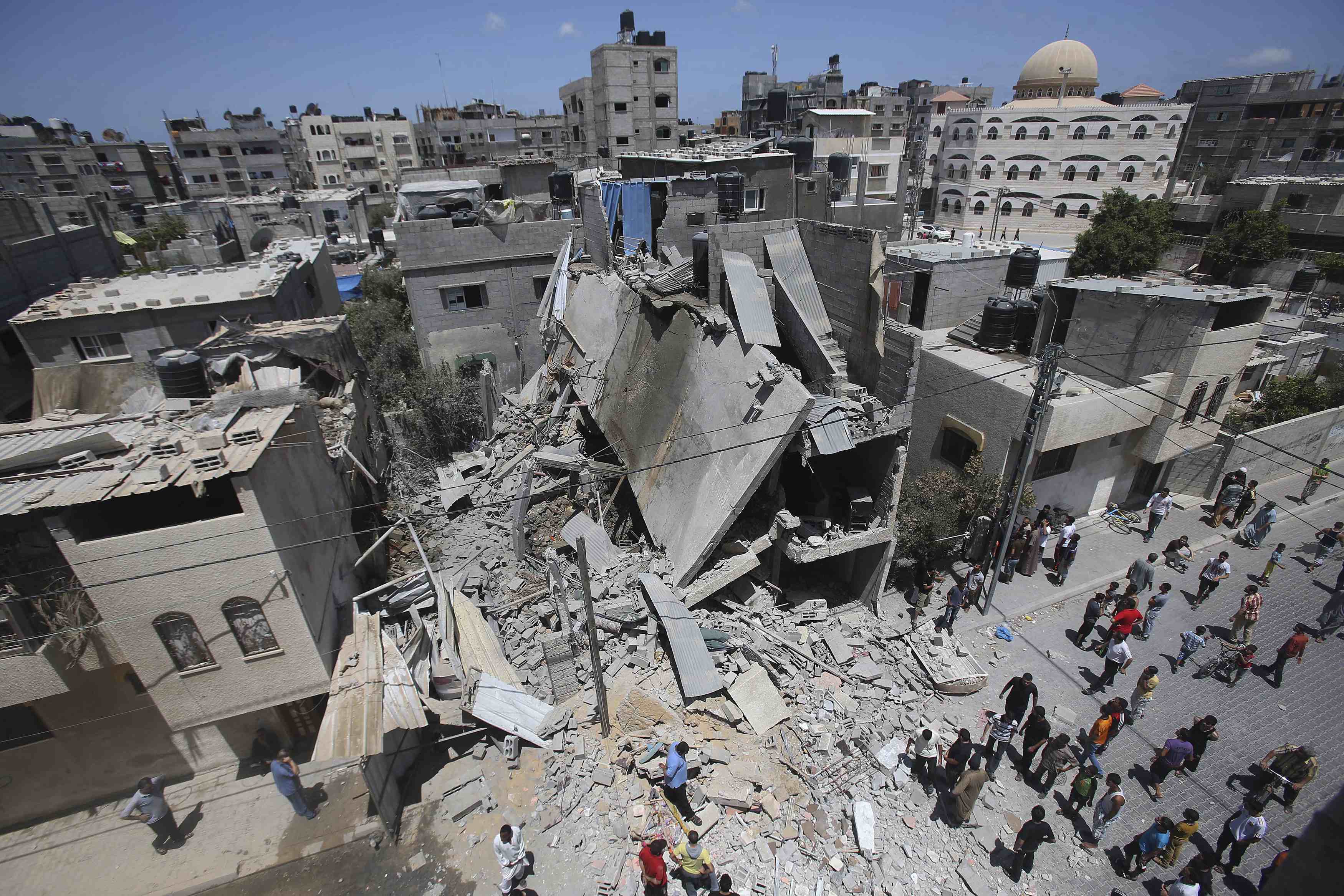 Two years after the Israeli offensive, Gaza continues with its wounds open