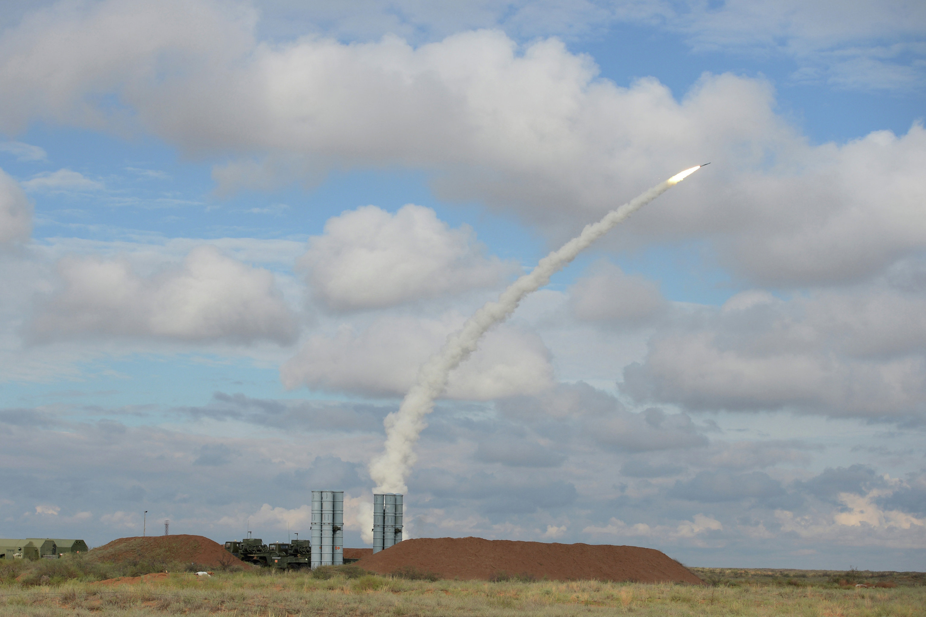 Iran Gets First Batch of S-300 Missiles