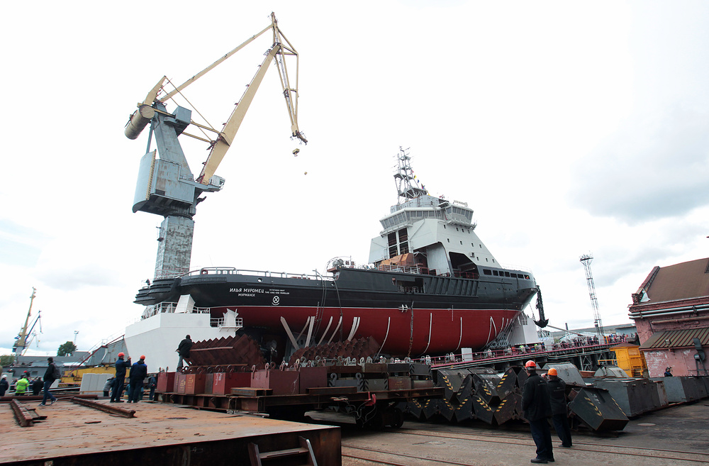 Russia to Build Combat Icebreakers for Arctic