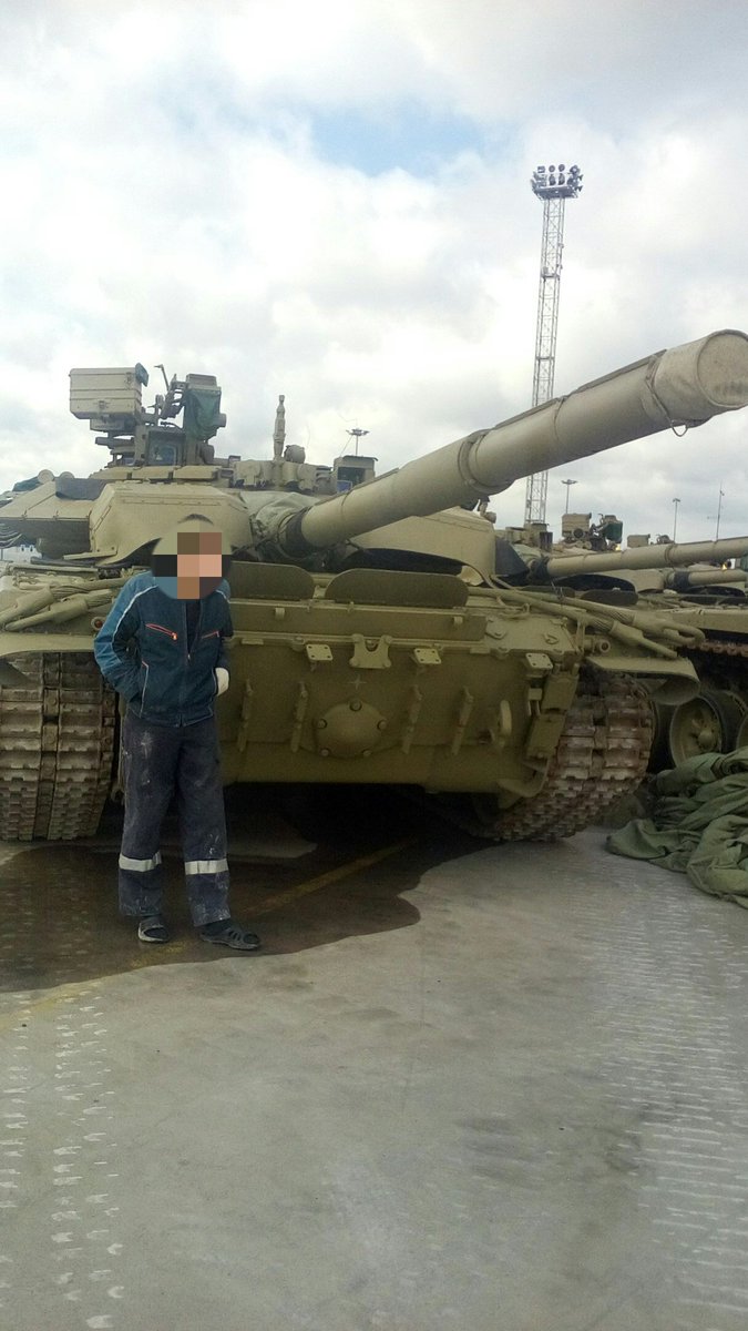 New Batch of Russian T-90 3rd-Generation Battle Tanks arrives to Algeria