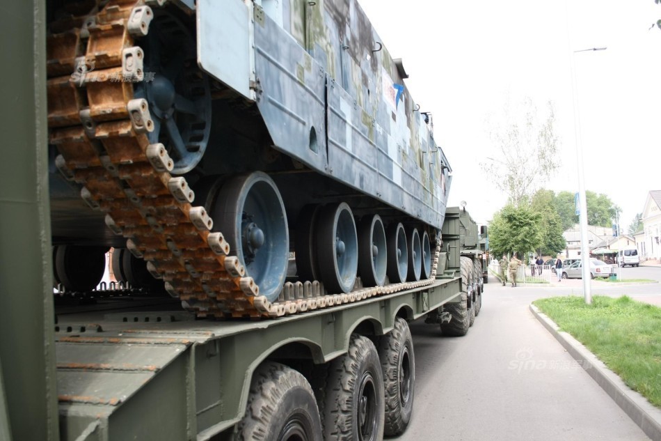 Chinese Marine ZBD05 Combat Vehicles Arrive to Russia (First Photos)