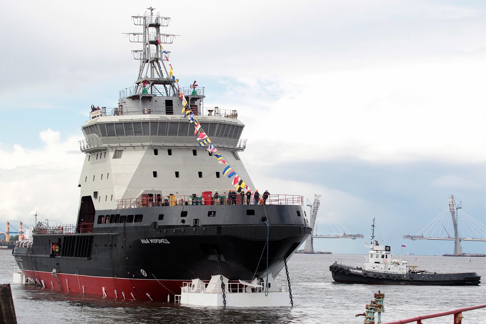 Russia to Build Combat Icebreakers for Arctic