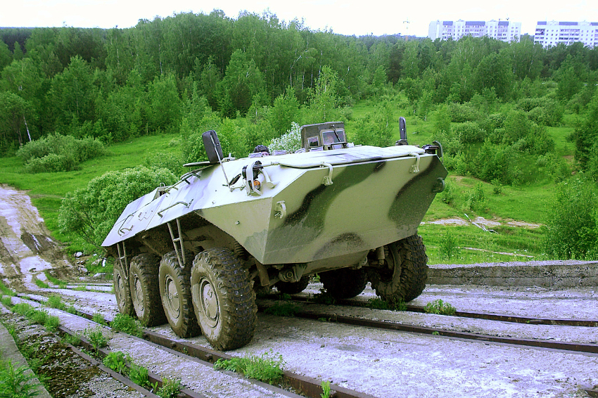 Russia Tests Noiseless Armored Personnel Carrier with Hybrid Power-Plant Unit