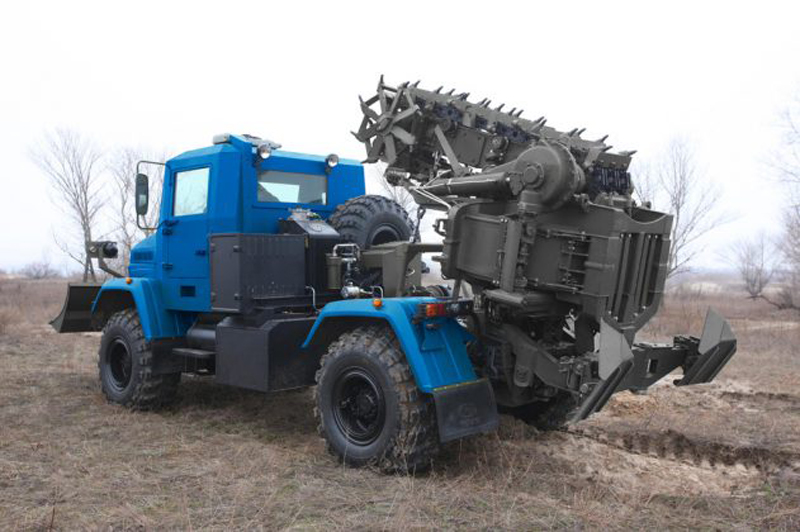 Ukraine Released New PZM-3 Armored Trencher Machine