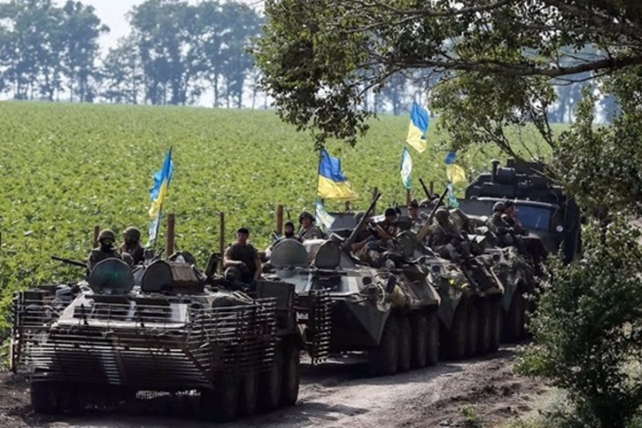 DPR Intelligence: Kiev Forms Shock Group of 60 Units of Military Equipment near Volnovaha