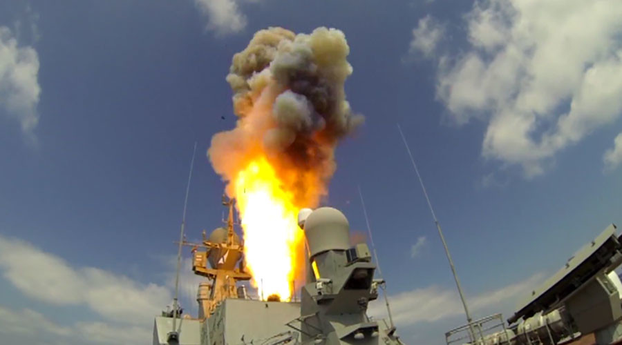 Russian Black Sea Fleet Launch Cruise Missiles on al-Nusra Front Targets in Syria (Videos)