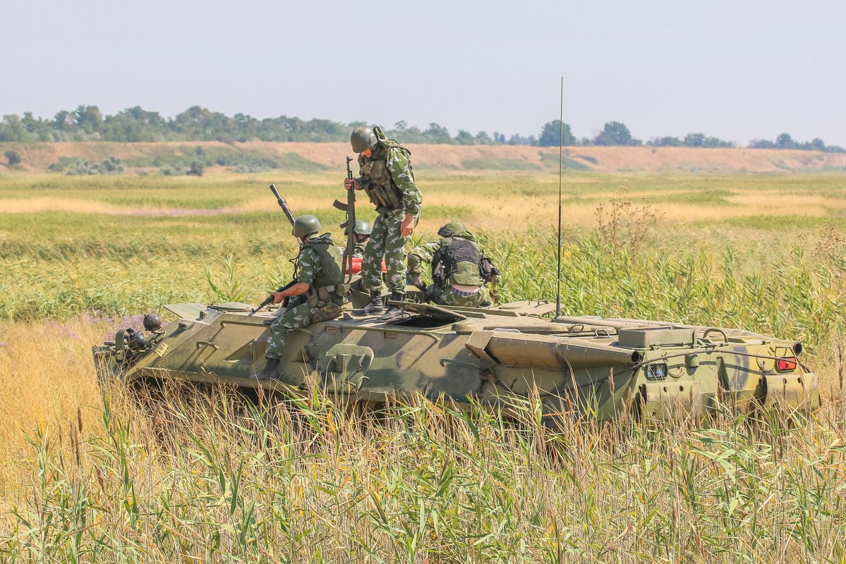 DPR Forces Launch Drills in South Coast of Donbass Region (Photoreport)