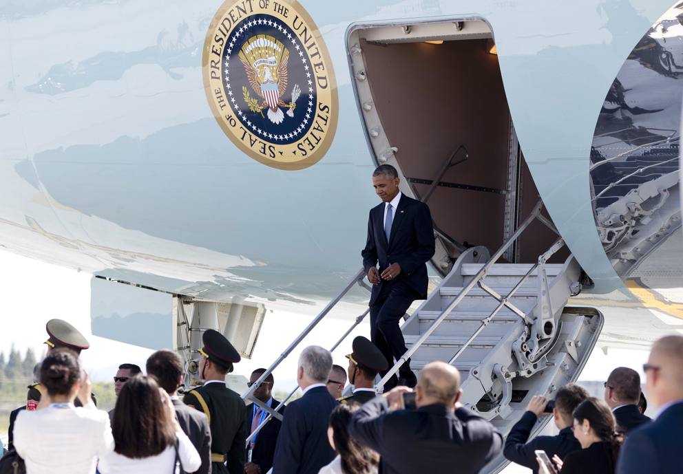 Humiliating Reception: No Ladder & Accompanying Delegation for Obama at G20 Summit (Photo & Video)