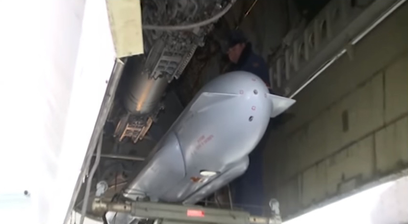 Russian X-555 Cruise Missiles Contributed to Destruction of Terrorists' Infrastructure in Syria (Photo & Video)