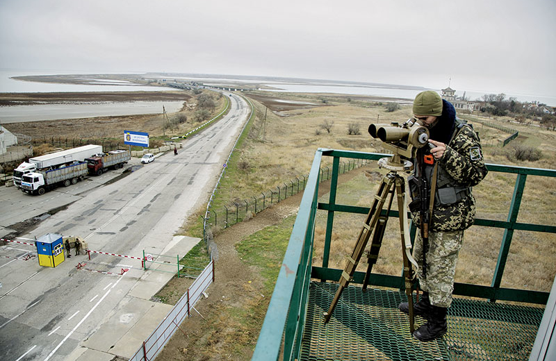 Ukraine Abducted Two Russian Soldiers from Crimea