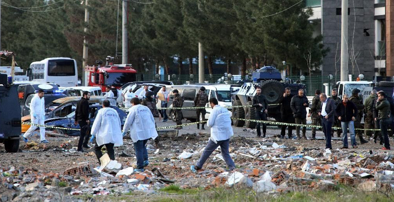 Bomb Attack in Turkiey's Diyarbakir Killed 1 Wounded 30 (Video)