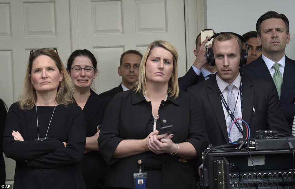 Photos from White House Meeting Show Drammatic Reaction of Hillary Clinton Funs in Obama Administration