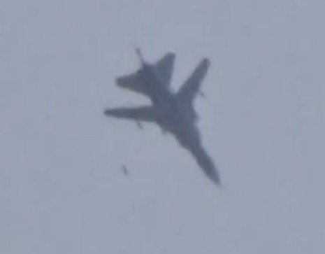 Syrian Air Force Delivers Up To 40 Air Strikes on Terrorists in Hama Province (Video)