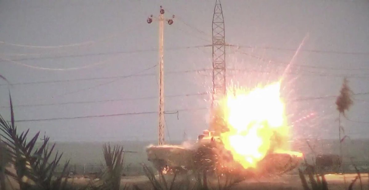 Another US-made Abrams Battle Tank Hit by ISIS Guided Missile near Mosul - Photos