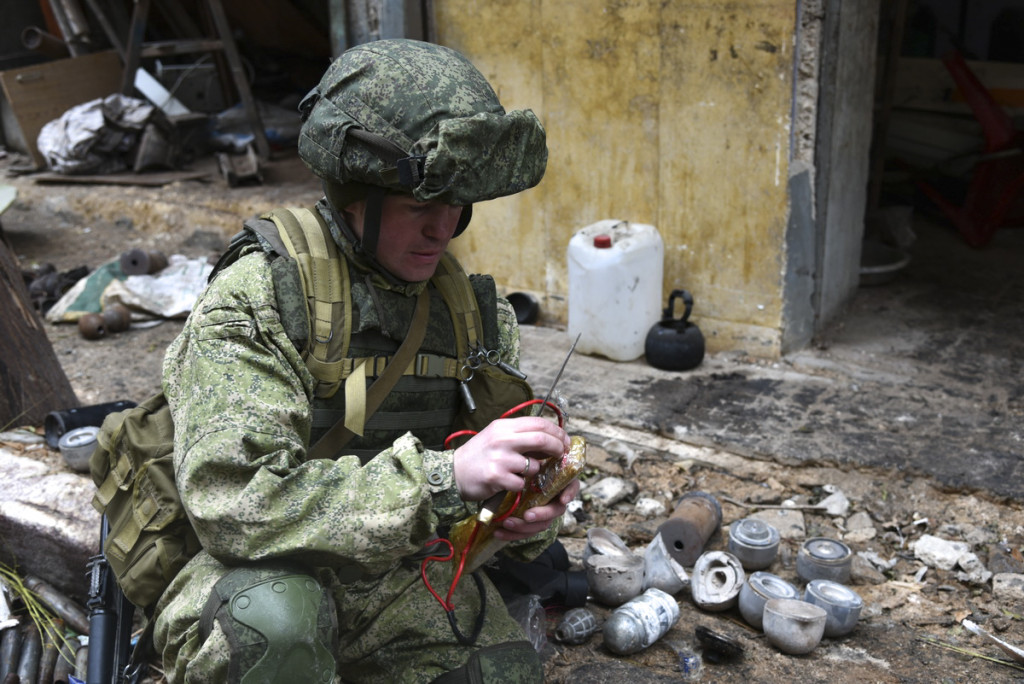 Russian Engineers Demining Aleppo City - Photo Report