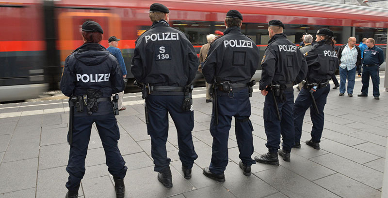 Austrian Police to Distribute 6,000 Handheld Sirens among Women to Prevent ‘Sexual Assaults’