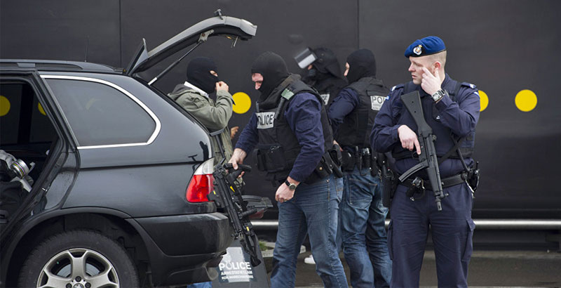 Terrorist Attack Plotter with Assault Rifle & ISIS Flag Arrested in Netherlands