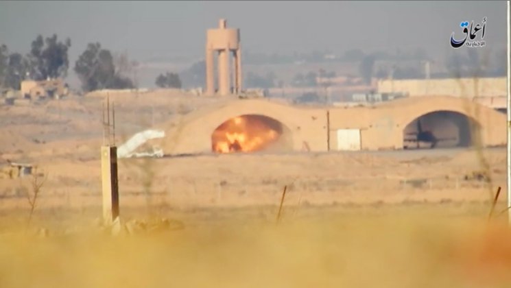 ISIS Destroyed 2 Syrian Warplanes In Deir Ezzor Airport (Photos)