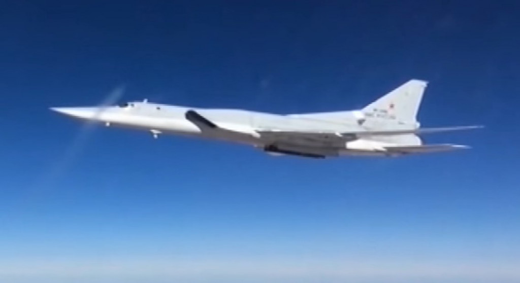 Russian Tu-22M3 Long-Range Bombers Deliver More Strikes Against ISIS Targets In Deir Ezzor (Video)