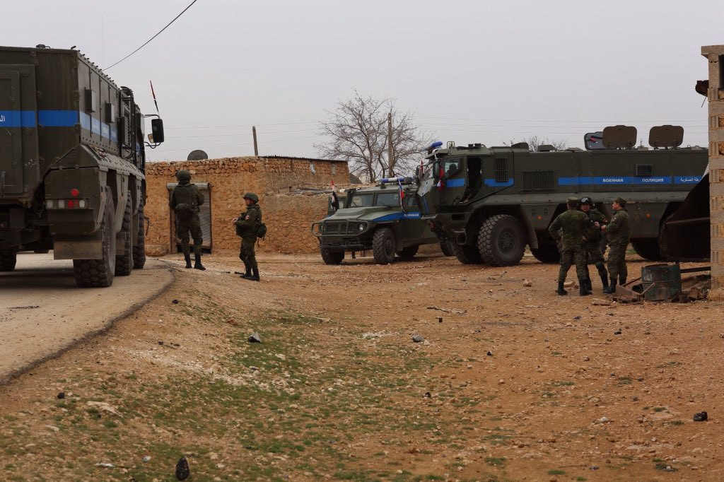 Russian & US Military Jointly Operate In Outskirts of Manbij - The Times (Photos)