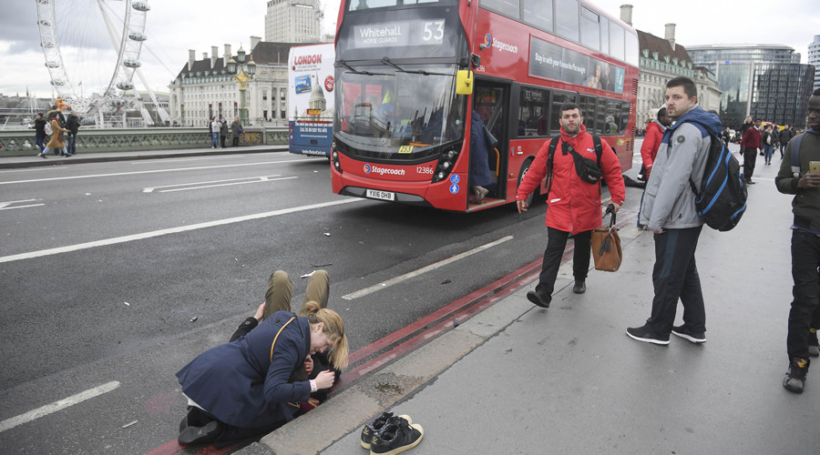 Knife Attack Shoot By Police At British Parliament, People Rammed With Car