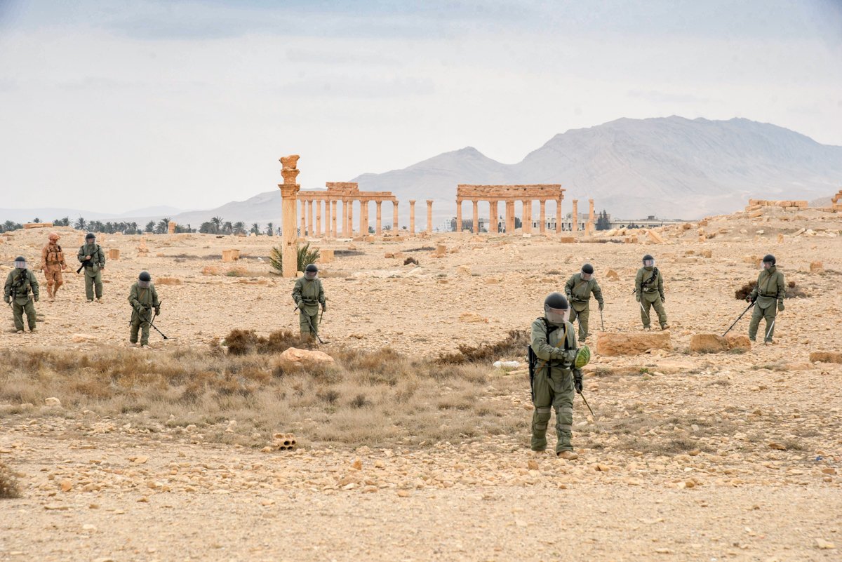 Russian Servicemen Finished Removing IEDs In Palmyra