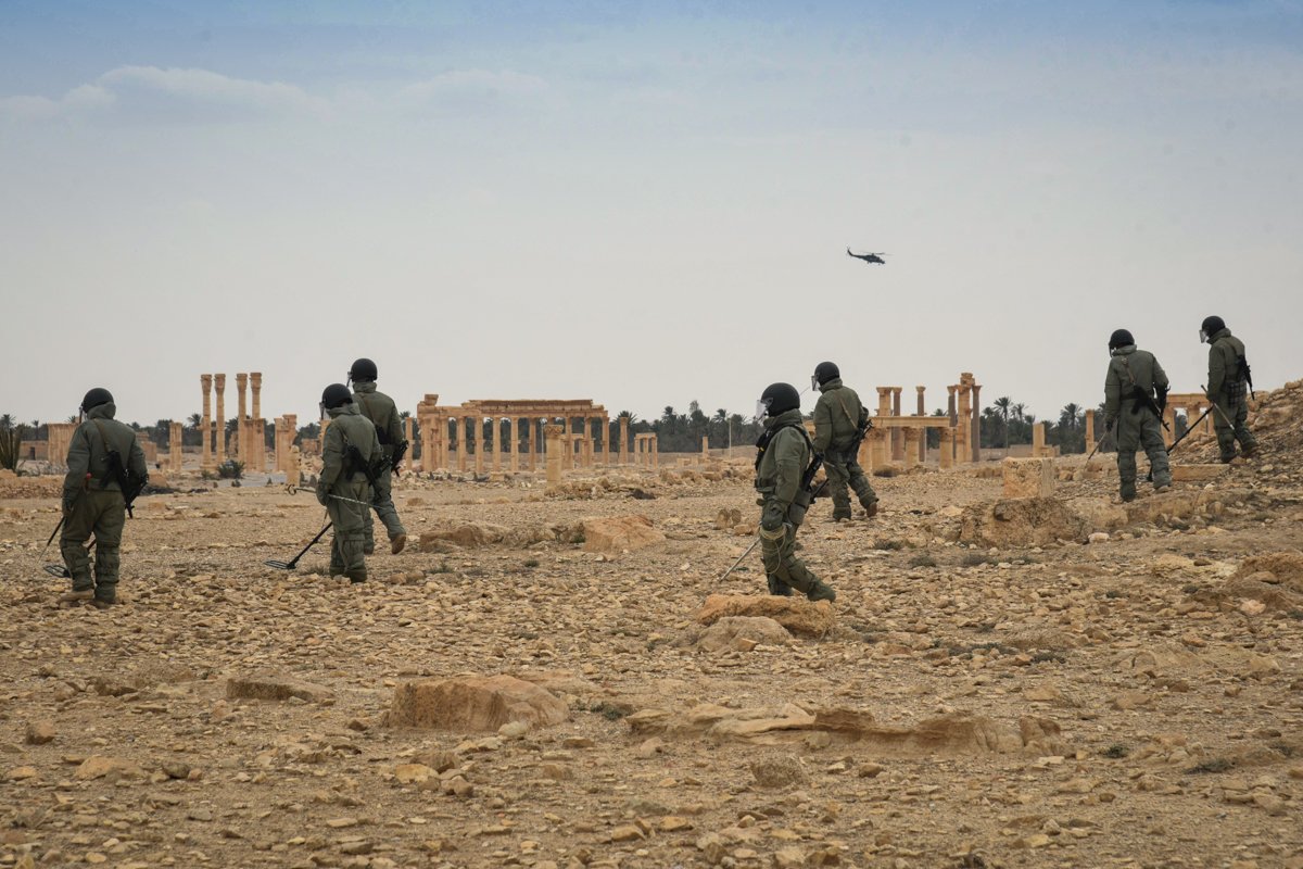 Russian Servicemen Finished Removing IEDs In Palmyra