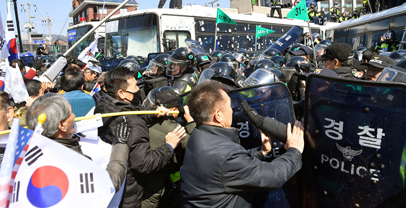 Riots after Impeachment of South Korean President in Seoul: 2 Killed, 4 Wounded