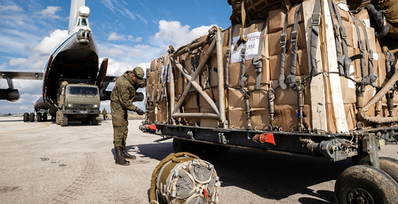 Syrian Residents in Deir ez-Zor, Aleppo, Dara`a & Hama Get Humanitarian Aid from Russian Military & UN