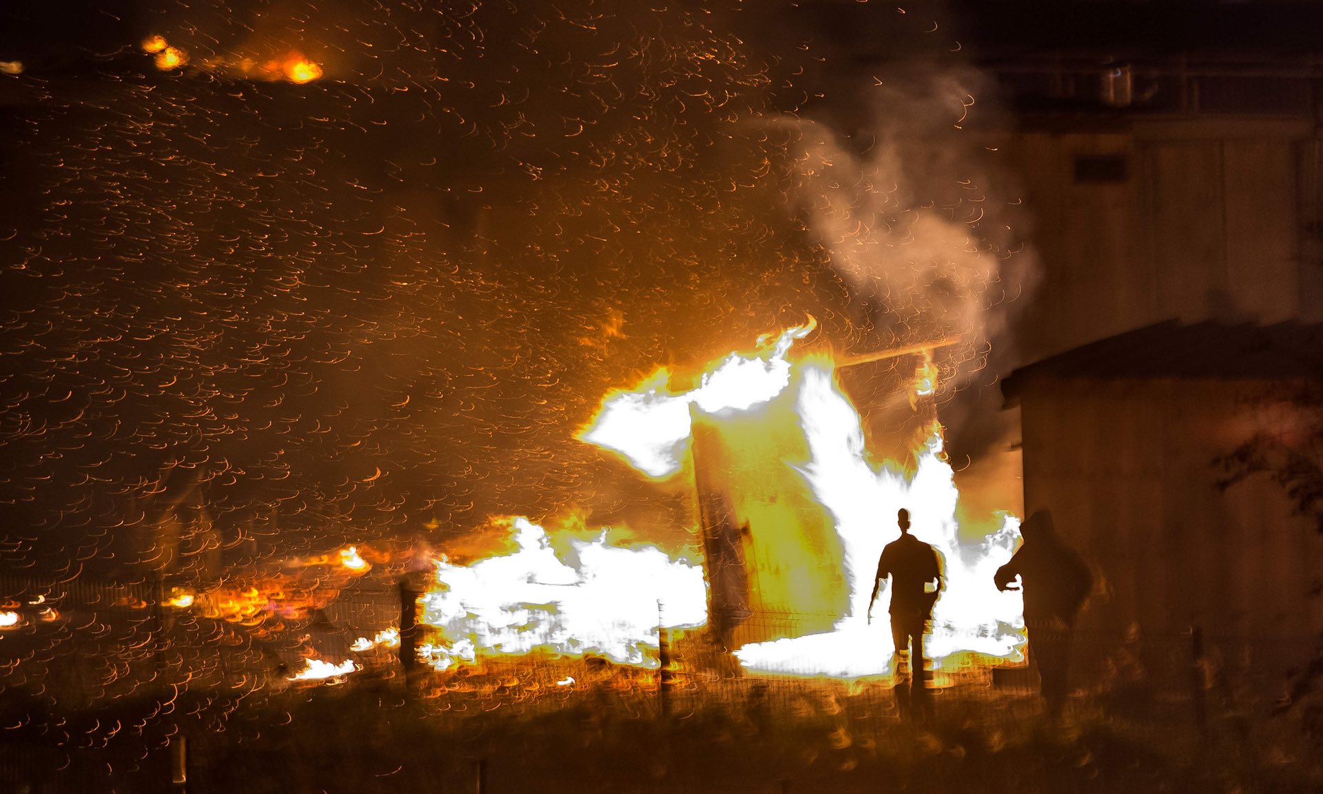 French Migrant Camp Burns to Ground after Massive Brawl (Photo, Video)