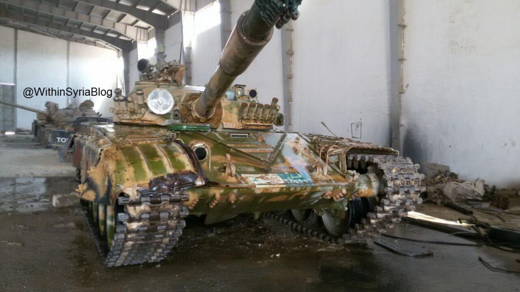 ISIS tanks from the "Workshop" to the "Farm" - Big Photo Report