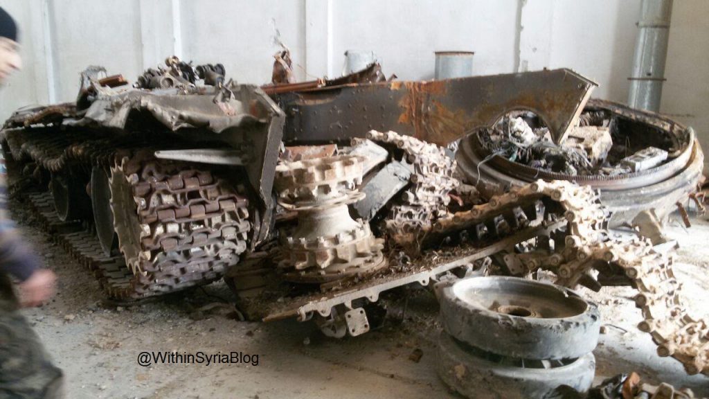 ISIS tanks from the "Workshop" to the "Farm" - Big Photo Report