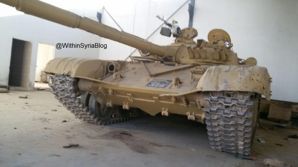 ISIS tanks from the "Workshop" to the "Farm" - Big Photo Report