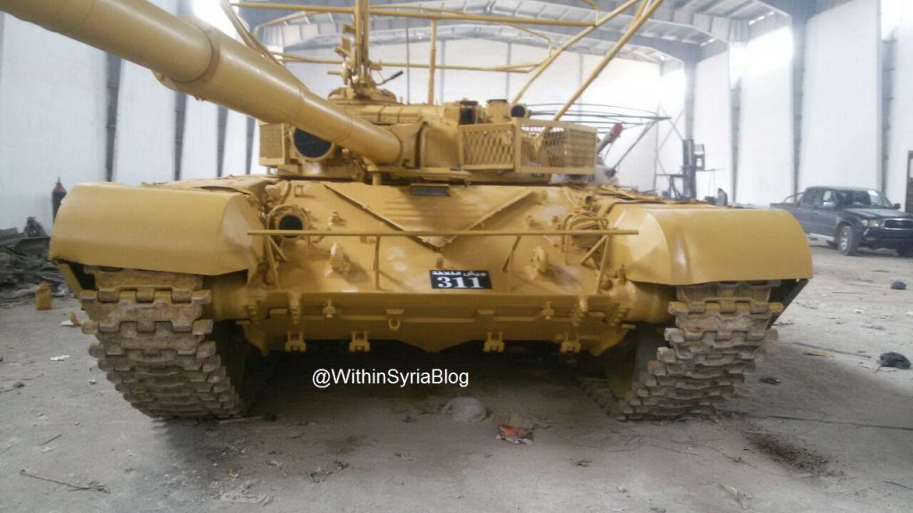 ISIS tanks from the "Workshop" to the "Farm" - Big Photo Report