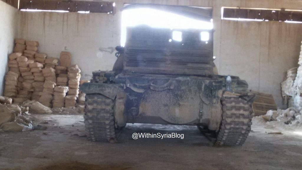 ISIS tanks from the "Workshop" to the "Farm" - Big Photo Report