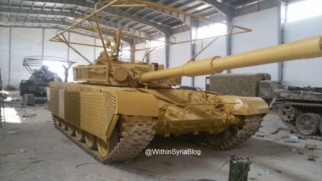 ISIS tanks from the "Workshop" to the "Farm" - Big Photo Report