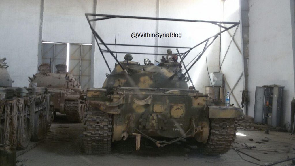 ISIS tanks from the "Workshop" to the "Farm" - Big Photo Report