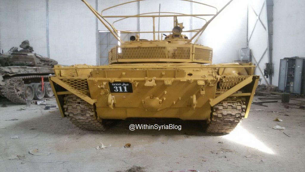 ISIS tanks from the "Workshop" to the "Farm" - Big Photo Report